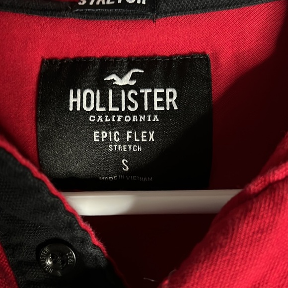 Hollister Small red collard tee - Picture 3 of 3